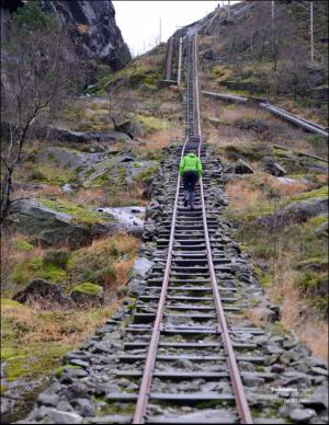 aftenbladet_pluss-20151205_000_00_00_009.pdf